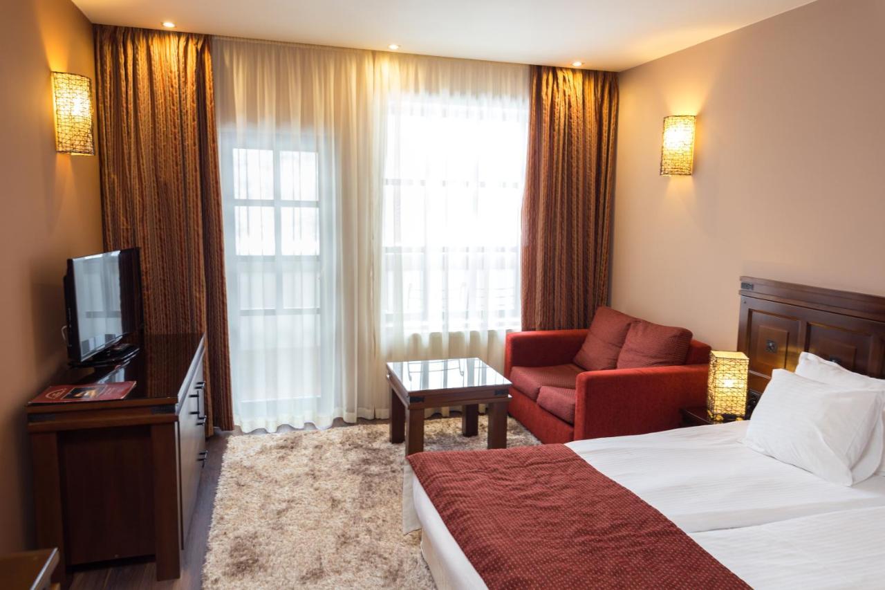 Family Hotel Strannopriemnitza Orešak Exteriér fotografie